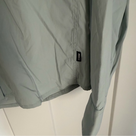 REI Womens Light Blue Sahara Long-Sleeve Button-Down Outdoor Shirt NWOT Small - Picture 4 of 8